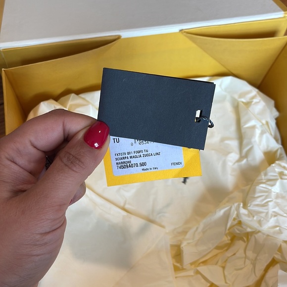 Fendi dark brown scarf - Picture 7 of 7